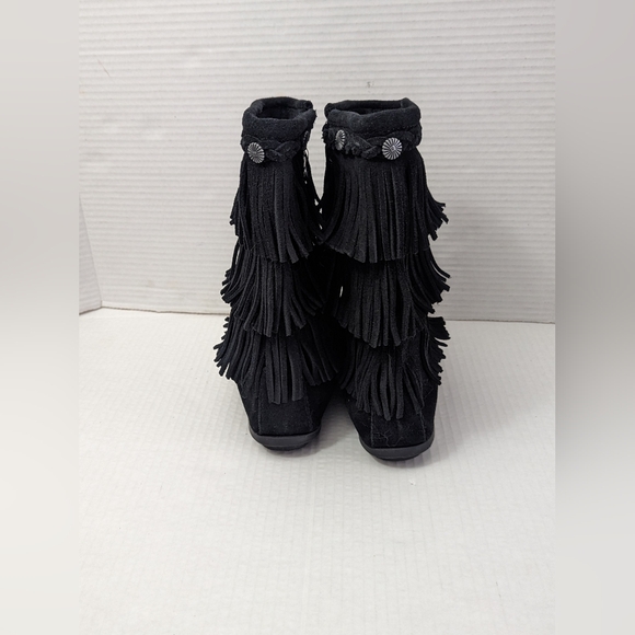 Minnetonka Toddler 3 Layer Fringe Black Boot Leather Girls Size 4 US First Used - Picture 4 of 9